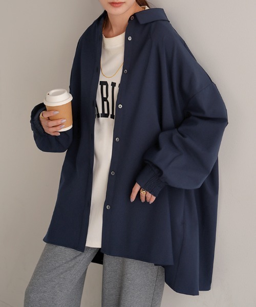 HUG.U(ハグユー)の「バックシャーリングシャツ(シャツ/ブラウス・レディース・ブラック/ライトベージュ/ホワイト/ダークグレー/ネイビー・FREE)」の18枚目の写真