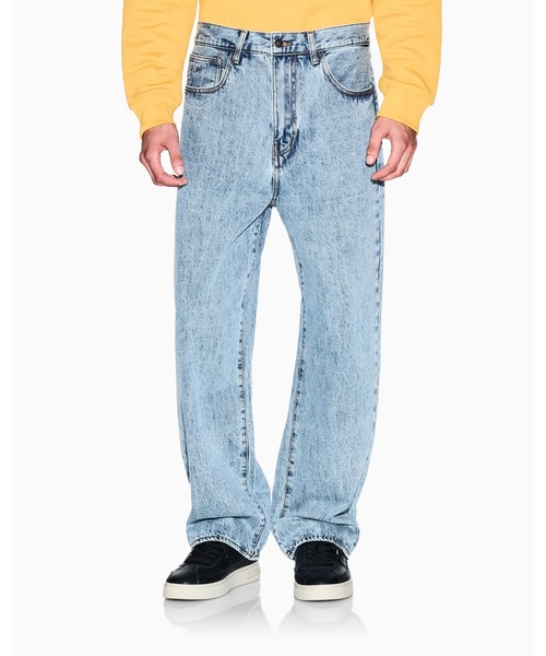 ARMANI EXCHANGE(アルマーニエクスチェンジ)の「【A|X アルマーニ エクスチェンジ】ライトブルーウォッシュデニムパンツ_J72 LOOSE(デニムパンツ・メンズ・ライトブルー・28inch/29inch/30inch/31inch/32inch/33inch/34inch/36inch)」の2枚目の写真