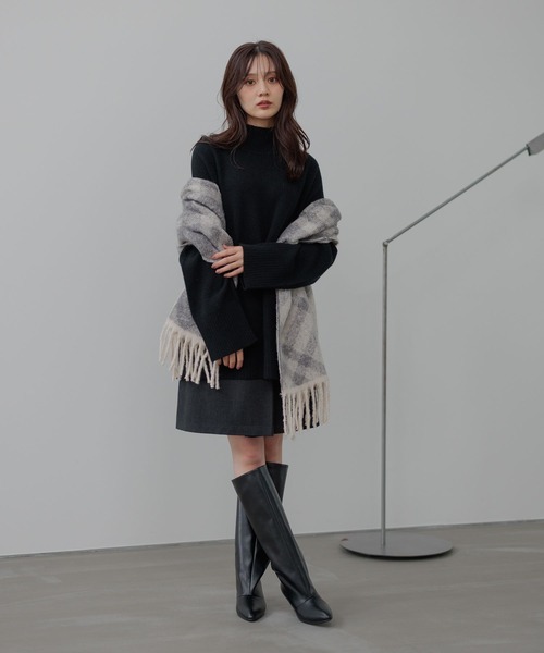 Andemiu（アンデミュウ）の「アクアハイネックミドルニット491833（ニット/セーター・レディース・オフホワイト/ブラック/ブラウン・FREE）」の10枚目の写真