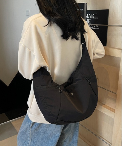 gossip！ロサンゼルス（ゴシップロサンゼルス）の「Y2K ダブル ナイロンポケットショルダークロスバッグ（ショルダーバッグ・レディース・オフホワイト/ブラック・FREE）」の7枚目の写真