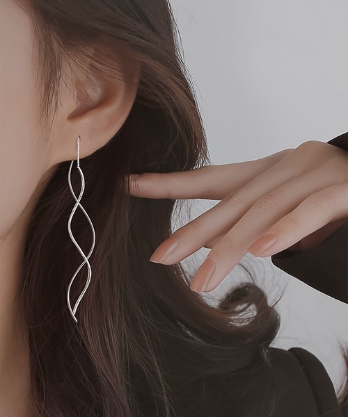 blackdia ocean(ブラックダイヤオーシャン)の「blackdia ocean ワイヤー ロングピアス(ピアス(両耳用)・レディース・ゴールド/シルバー・FREE)」の3枚目の写真