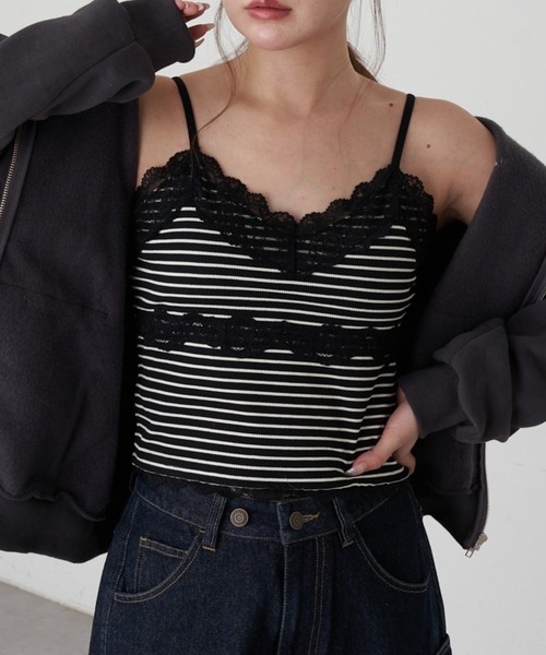 RAY CASSIN（レイカズン）の「パット付レースキャミ（キャミソール・レディース・チャコールグレー/レッド系その他2/ホワイト系その他/ブラック/ブラック系その他2/グレー系その他2・S）」の4枚目の写真