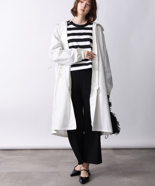 PICCIN PERLA（ピッチンペルラ）の「ウォータープルーフフリルロングパーカー（パーカー・レディース・ブラック/オフホワイト・M）」の9枚目の写真