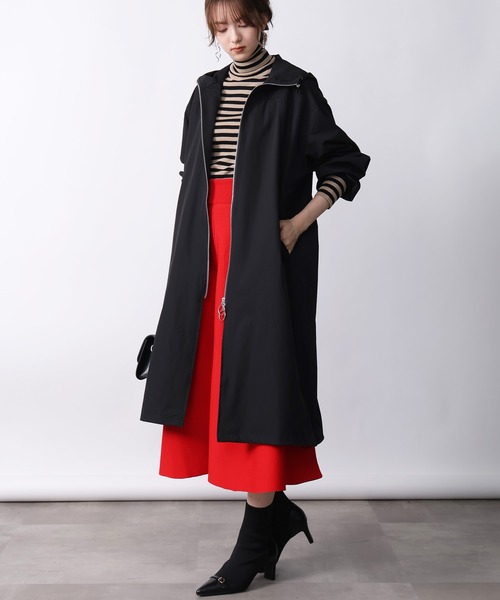 PICCIN PERLA（ピッチンペルラ）の「ウォータープルーフフリルロングパーカー（パーカー・レディース・ブラック/オフホワイト・M）」の21枚目の写真