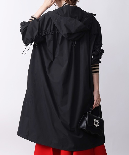PICCIN PERLA（ピッチンペルラ）の「ウォータープルーフフリルロングパーカー（パーカー・レディース・ブラック/オフホワイト・M）」の17枚目の写真