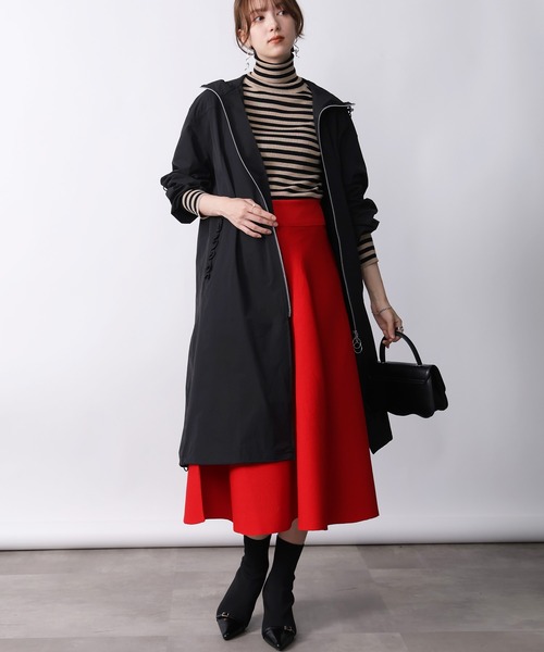 PICCIN PERLA（ピッチンペルラ）の「ウォータープルーフフリルロングパーカー（パーカー・レディース・ブラック/オフホワイト・M）」の20枚目の写真