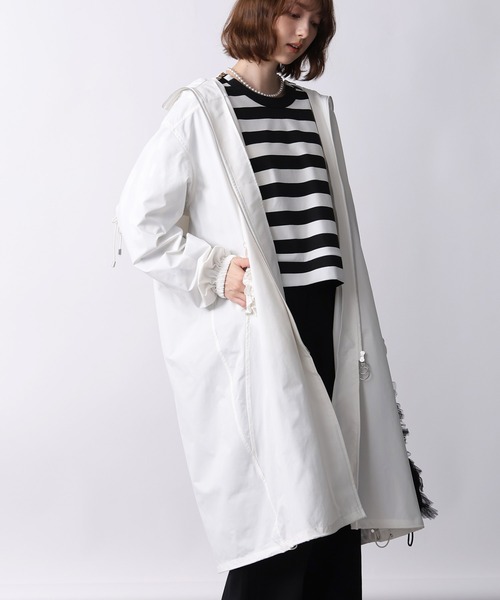 PICCIN PERLA（ピッチンペルラ）の「ウォータープルーフフリルロングパーカー（パーカー・レディース・ブラック/オフホワイト・M）」の7枚目の写真