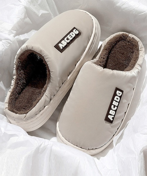 DAY CLOSET（デイ クローゼット）の「メンズ レディース バイカラー配色ワンポイントロゴ入りボアスリッパ（ルームシューズ/スリッパ・レディース・グレー/ブラウン/ピンク/パープル/オフホワイト・26cm/27cm/25cm/23cm/24cm）」の4枚目の写真