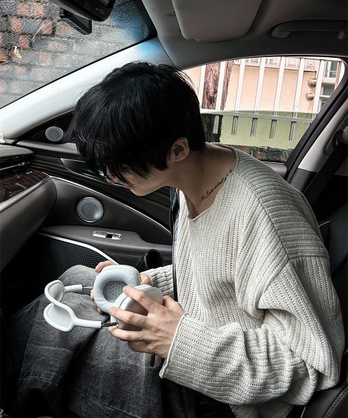 COSYHARU（コシハル）の「ベロアライクニットTシャツ（Tシャツ/カットソー・メンズ・ベージュ/ブラック/グレー・FREE）」の11枚目の写真