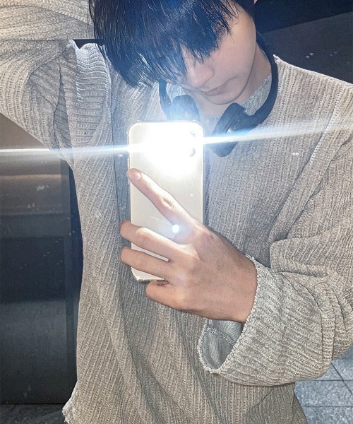 COSYHARU（コシハル）の「ベロアライクニットTシャツ（Tシャツ/カットソー・メンズ・ベージュ/ブラック/グレー・FREE）」の19枚目の写真