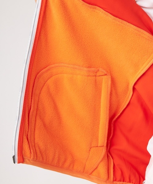 Loudmouth(ラウドマウス)の「LOUDMOUTH ラウドマウス ゴルフウェア 中綿入り ストレッチ 総柄 ハイネック フルジップ ブルゾン(ブルゾン・レディース・オレンジ系その他/ブラック系その他/ホワイト系その他・LL/M/L/S)」の4枚目の写真
