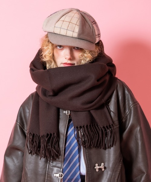 an meets zakka(アンミツザッカ)の「an meets zakka シンプル無地バリエーション大判ファー混アクリルマフラー(66cm×197cm)(マフラー・レディース・チャコール/ネイビー/コバルトブルー/マスタード/ブラウン/キャメル/ピンク/サーモンピンク/レッド/ボルドー/グレー/ダークグリーン/ブルー/ターコイズブルー/グレイッシュブルー/ライトイエロー/アイボリー/ライトブルー/ライトピンク/ピンクベージュ/ホワイト/ブラック・ONESIZE)」の6枚目の写真