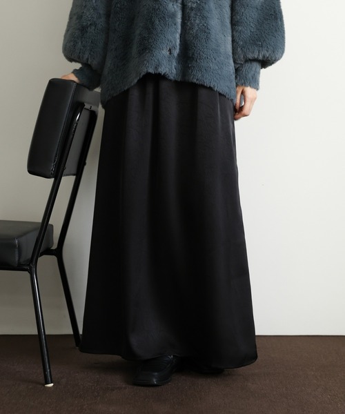select MOCA Et(セレクトモカエト)の「【Et】Satin Washer Narrow Skirt(スカート・レディース・ブラウン/ベージュ/ブラック・LARGE/MEDIUM)」の5枚目の写真