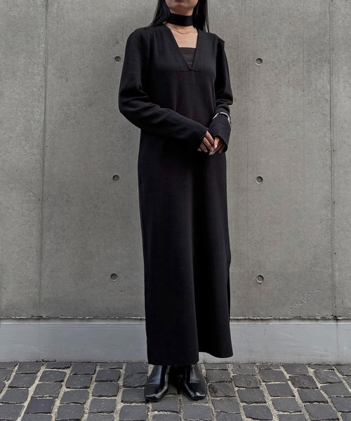 &g'aime(アンジェム)の「【&g'aime】2wayチョーカー付きニットワンピース 2-Way Choker Knit Dress(ワンピース・レディース・ブラック/グレイッシュベージュ/ブルー・FREE)」の2枚目の写真