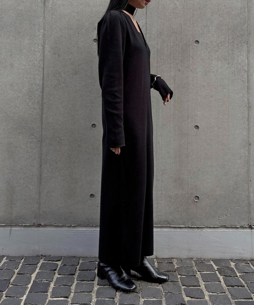 &g'aime(アンジェム)の「【&g'aime】2wayチョーカー付きニットワンピース 2-Way Choker Knit Dress(ワンピース・レディース・ブラック/グレイッシュベージュ/ブルー・FREE)」の6枚目の写真
