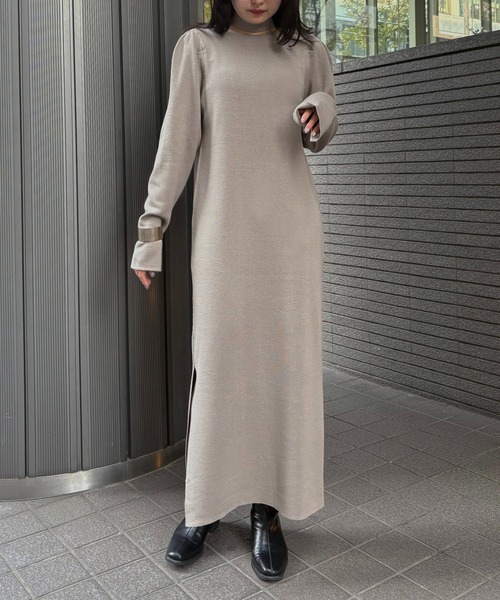 &g'aime(アンジェム)の「【&g'aime】2wayチョーカー付きニットワンピース 2-Way Choker Knit Dress(ワンピース・レディース・ブラック/グレイッシュベージュ/ブルー・FREE)」の16枚目の写真