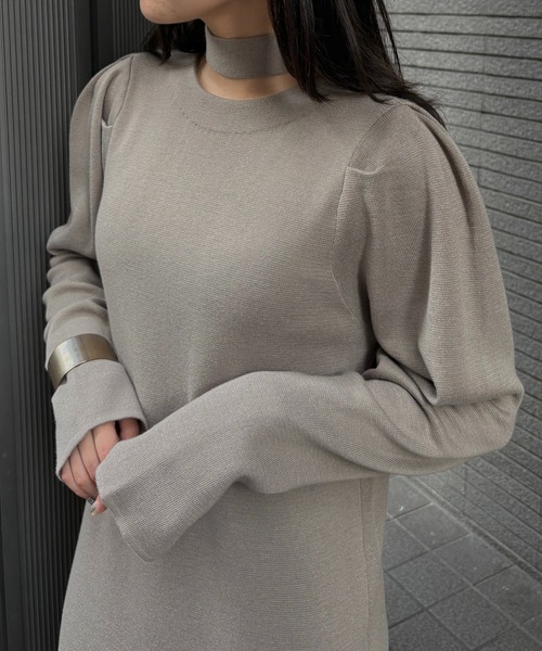 &g'aime(アンジェム)の「【&g'aime】2wayチョーカー付きニットワンピース 2-Way Choker Knit Dress(ワンピース・レディース・ブラック/グレイッシュベージュ/ブルー・FREE)」の22枚目の写真