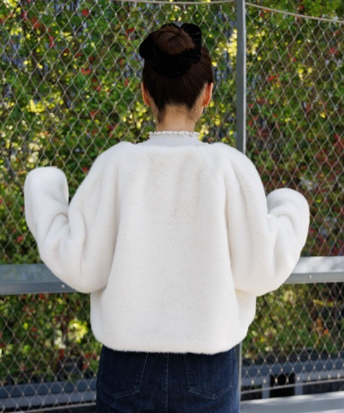 flower（フラワー）の「コンパクトファーコート（ノーカラーコート・レディース・ホワイト/ブラウン・FREE）」の4枚目の写真