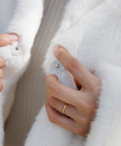 flower（フラワー）の「コンパクトファーコート（ノーカラーコート・レディース・ホワイト/ブラウン・FREE）」の9枚目の写真