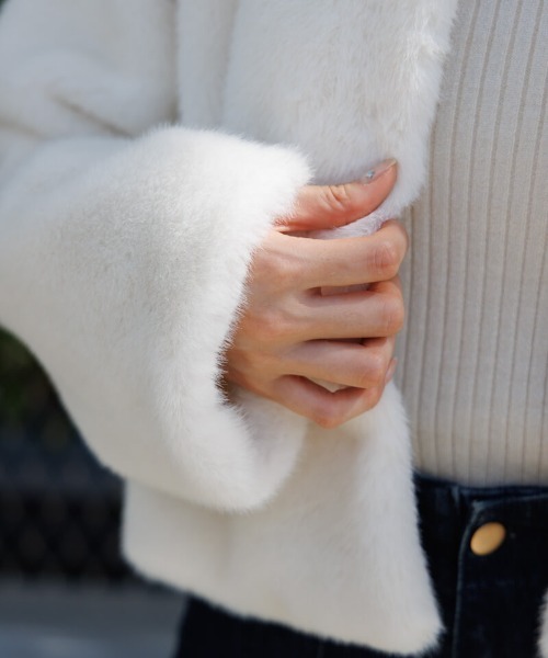 flower（フラワー）の「コンパクトファーコート（ノーカラーコート・レディース・ホワイト/ブラウン・FREE）」の11枚目の写真