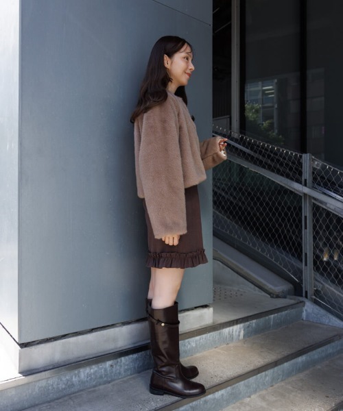 flower（フラワー）の「コンパクトファーコート（ノーカラーコート・レディース・ホワイト/ブラウン・FREE）」の17枚目の写真