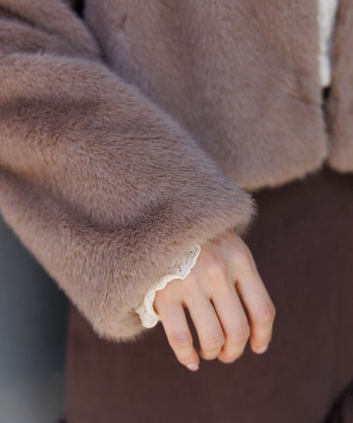 flower（フラワー）の「コンパクトファーコート（ノーカラーコート・レディース・ホワイト/ブラウン・FREE）」の19枚目の写真