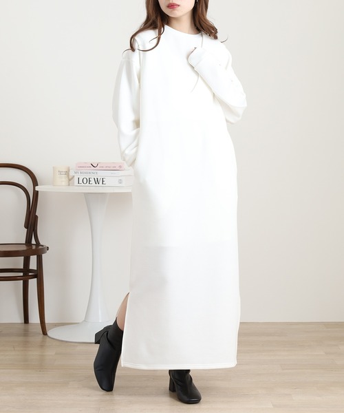 OMNES(オムネス)の「ダンボールニット ショートプルオーバー Vネックジャンスカセット(ワンピース・レディース・ブラック/アイボリー/カーキ/モカ・FREE)」の2枚目の写真