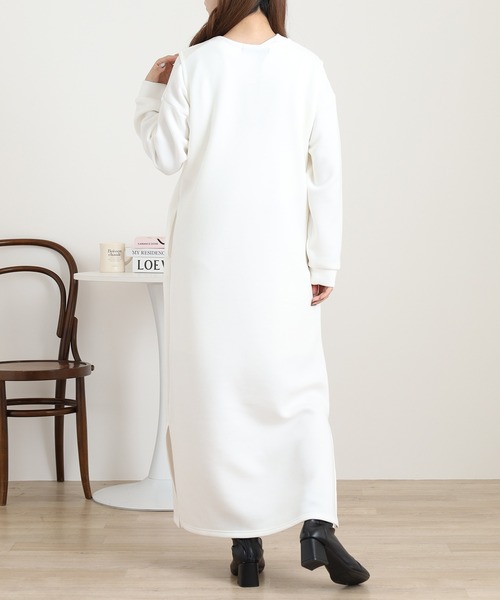 OMNES(オムネス)の「ダンボールニット ショートプルオーバー Vネックジャンスカセット(ワンピース・レディース・ブラック/アイボリー/カーキ/モカ・FREE)」の8枚目の写真