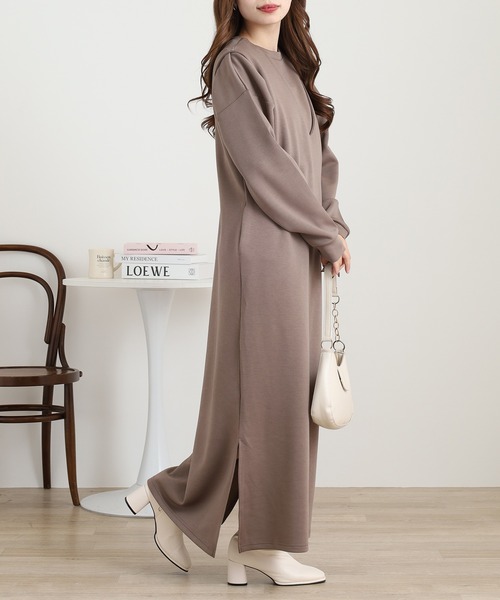 OMNES(オムネス)の「ダンボールニット ショートプルオーバー Vネックジャンスカセット(ワンピース・レディース・ブラック/アイボリー/カーキ/モカ・FREE)」の17枚目の写真