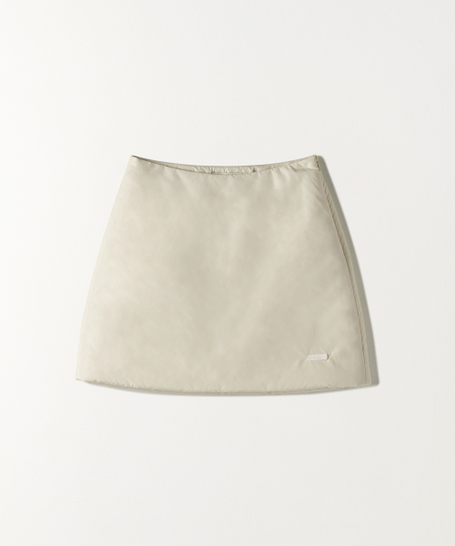 TTUDEMENT(トュードメント)の「PADDED MINI SKIRT CREAM(スカート・レディース・その他・SMALL/MEDIUM)」の3枚目の写真