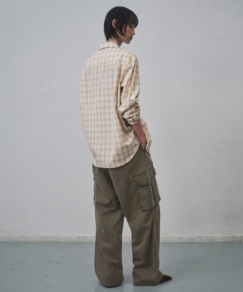 MUSINSA STANDARD WOMAN（ムシンサスタンダードウーマン）の「ウィメンズピグメントワイドカーゴパンツ[ダスティカーキ]（その他パンツ・レディース・その他・30/24/26/28）」の3枚目の写真