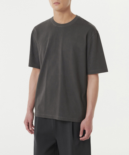 MUSINSA STANDARD（ムシンサスタンダード）の「ピグメントリラックスクルーネックTシャツ[チャコールグレー]（Tシャツ/カットソー・メンズ・その他・XX-LARGE/XXX-LARGE/LARGE/MEDIUM/SMALL/X-LARGE）」の2枚目の写真