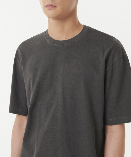MUSINSA STANDARD（ムシンサスタンダード）の「ピグメントリラックスクルーネックTシャツ[チャコールグレー]（Tシャツ/カットソー・メンズ・その他・XX-LARGE/XXX-LARGE/LARGE/MEDIUM/SMALL/X-LARGE）」の5枚目の写真
