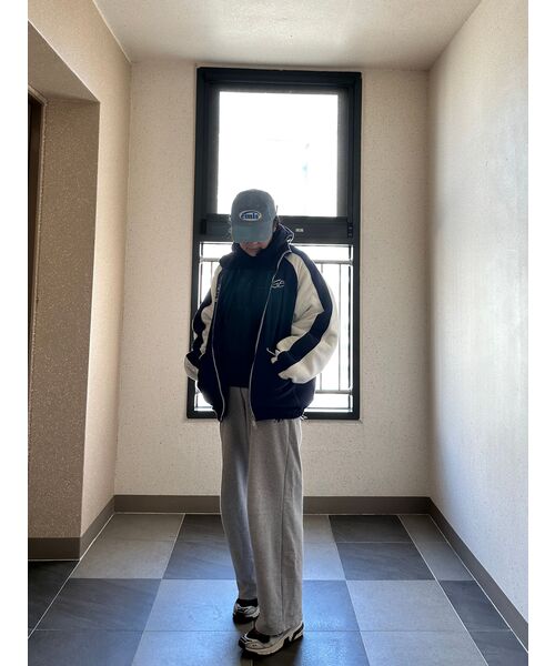 WOOALONG（ウアロン）の「Signature relax wide pants - GREY（スウェットパンツ・レディース・ライトグレー・LARGE/MEDIUM/SMALL）」の12枚目の写真