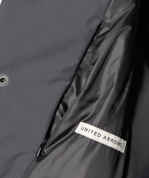 UNITED ARROWS（ユナイテッドアローズ）の「ADS ショートダウン バルカラーコート 撥水（ダウンジャケット/コート・メンズ・ブラック/ダークグレー・S/M/L/XL）」の21枚目の写真