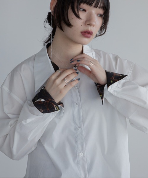 VACANCY（ヴァカンシー）の「ロゴ刺繍バリモア襟配色シャツ（シャツ/ブラウス・レディース・ホワイト/その他/ブルー・FREE）」の2枚目の写真