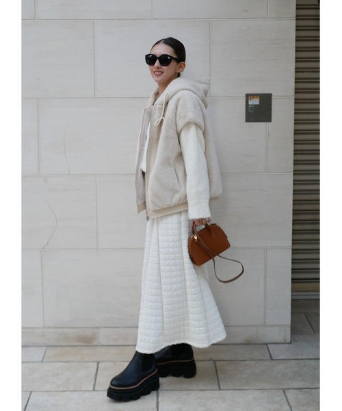 BeBeoD(べベッド)の「キルティングフレアロングスカート(スカート・レディース・ブラック/アイボリー・フリー)」の1枚目の写真