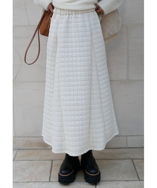 BeBeoD(べベッド)の「キルティングフレアロングスカート(スカート・レディース・ブラック/アイボリー・フリー)」の5枚目の写真