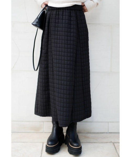 BeBeoD(べベッド)の「キルティングフレアロングスカート(スカート・レディース・ブラック/アイボリー・フリー)」の9枚目の写真