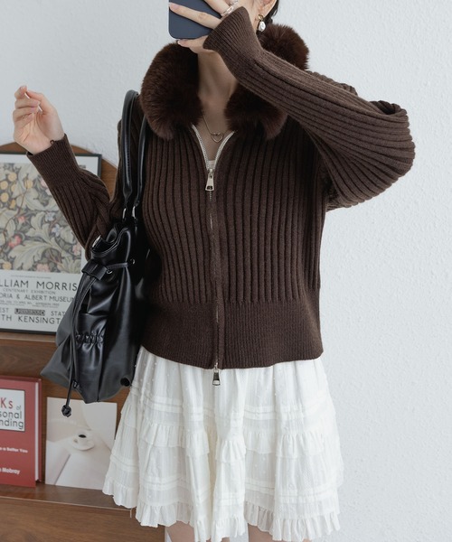MAISON DE THERESE(メゾン ド テレーズ)の「ファー付き ジップアップ ニット(ニット/セーター・レディース・ブラック/ブラウン系その他/ワイン/グレー/ライトベージュ/Off White・FREE)」の7枚目の写真