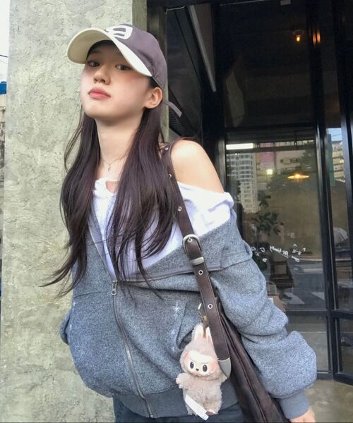 CURETTY（キュリティ）の「C HOODED KNIT ZIP-UP_GREY（パーカー・レディース・グレー・SMALL）」の11枚目の写真
