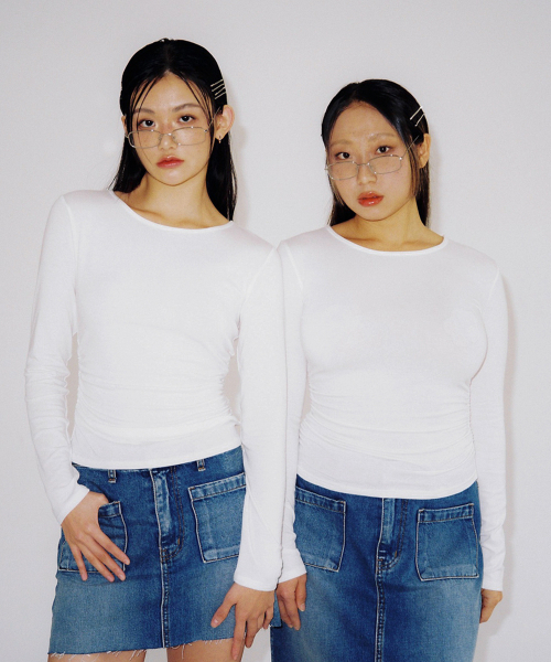 SALON DE YOHN(サロンドヨーン)の「Basic Shirring Long Sleeve T_ White(Tシャツ/カットソー・レディース・その他・LARGE/MEDIUM/SMALL)」の6枚目の写真