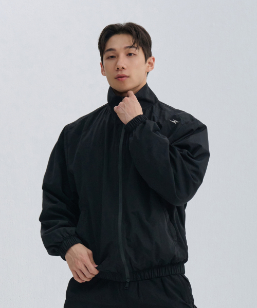 NINEZ(ナインゼット)の「シグニチャーウィンドブレーカージャケット25JK01(ナイロンジャケット・メンズ・ブラック・MEDIUM/LARGE/X-LARGE/XX-LARGE)」の2枚目の写真