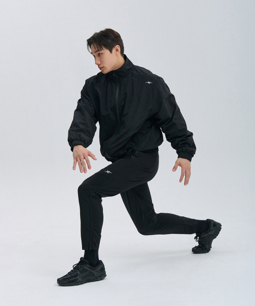 NINEZ(ナインゼット)の「シグニチャーウィンドブレーカージャケット25JK01(ナイロンジャケット・メンズ・ブラック・MEDIUM/LARGE/X-LARGE/XX-LARGE)」の4枚目の写真