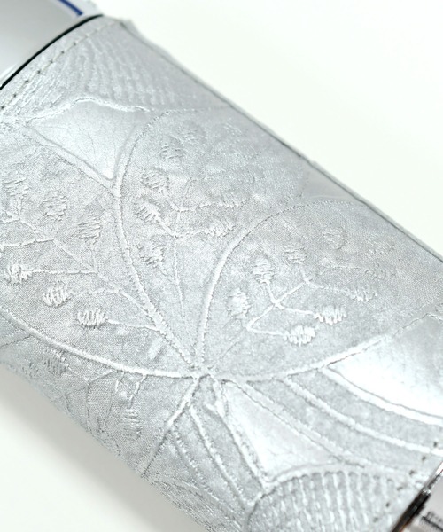 LAZY SUSAN（レイジースーザン）の「メガネケース　ボタニカル（ポーチ・レディース・ゴールド/シルバー・FREE）」の6枚目の写真