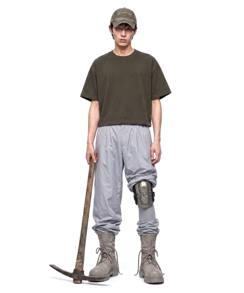 C WEAR BY THE GENIUS（シーウェアバイザジーニアス）の「メンズ クロップTシャツ カーキ（Tシャツ/カットソー・メンズ・その他・SMALL/MEDIUM/LARGE/X-LARGE/XX-LARGE/X-SMALL）」の15枚目の写真