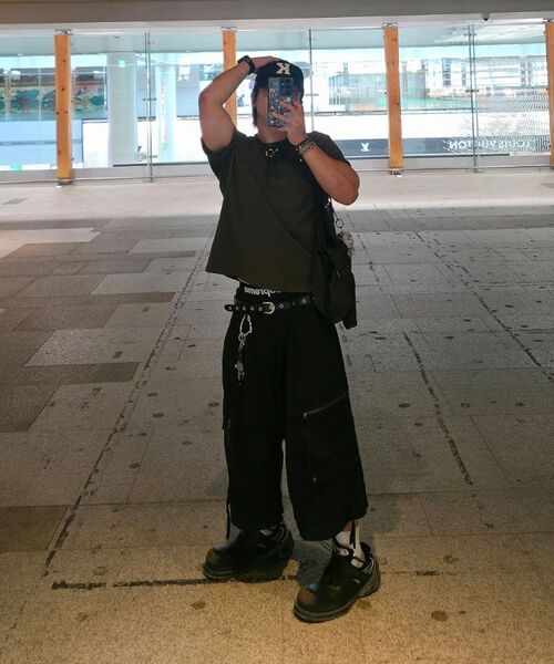 C WEAR BY THE GENIUS（シーウェアバイザジーニアス）の「メンズ クロップTシャツ カーキ（Tシャツ/カットソー・メンズ・その他・SMALL/MEDIUM/LARGE/X-LARGE/XX-LARGE/X-SMALL）」の2枚目の写真