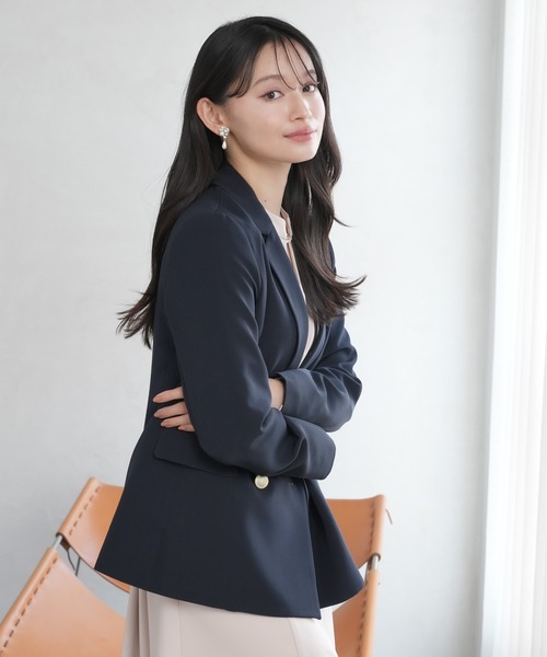 TRUDEA（トルディア）の「オケージョン/セレモニー対応【2026SS新作】 ダブルブレストテーラードジャケット/洗えるウォッシャブル機能（テーラードジャケット・レディース・グレイッシュベージュ/ライトグレー/ネイビー・SMALL/MEDIUM/LARGE）」の5枚目の写真