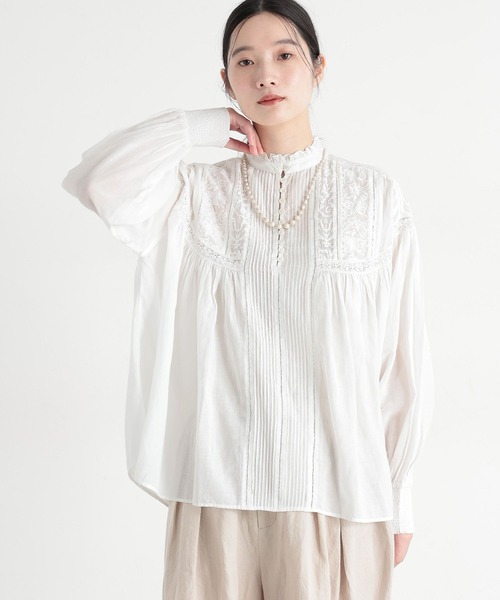 studio CLIP（スタディオクリップ）の「《natural by clip》エンブロイダリーブラウス（シャツ/ブラウス・レディース・ホワイト/アイボリー/ブラック・FREE）」の8枚目の写真
