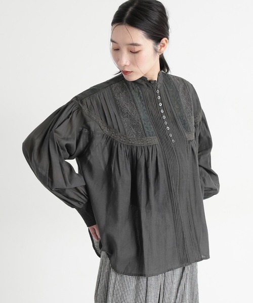 studio CLIP（スタディオクリップ）の「《natural by clip》エンブロイダリーブラウス（シャツ/ブラウス・レディース・ホワイト/アイボリー/ブラック・FREE）」の11枚目の写真